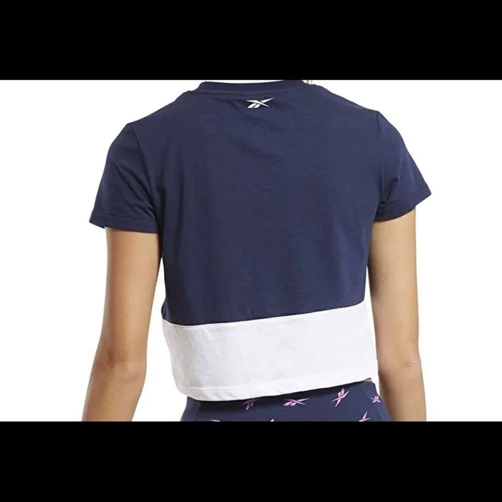 Reebok Women's Training Essentials Linear Logo Short Sleeve Crop Top - Picture 9 of 9